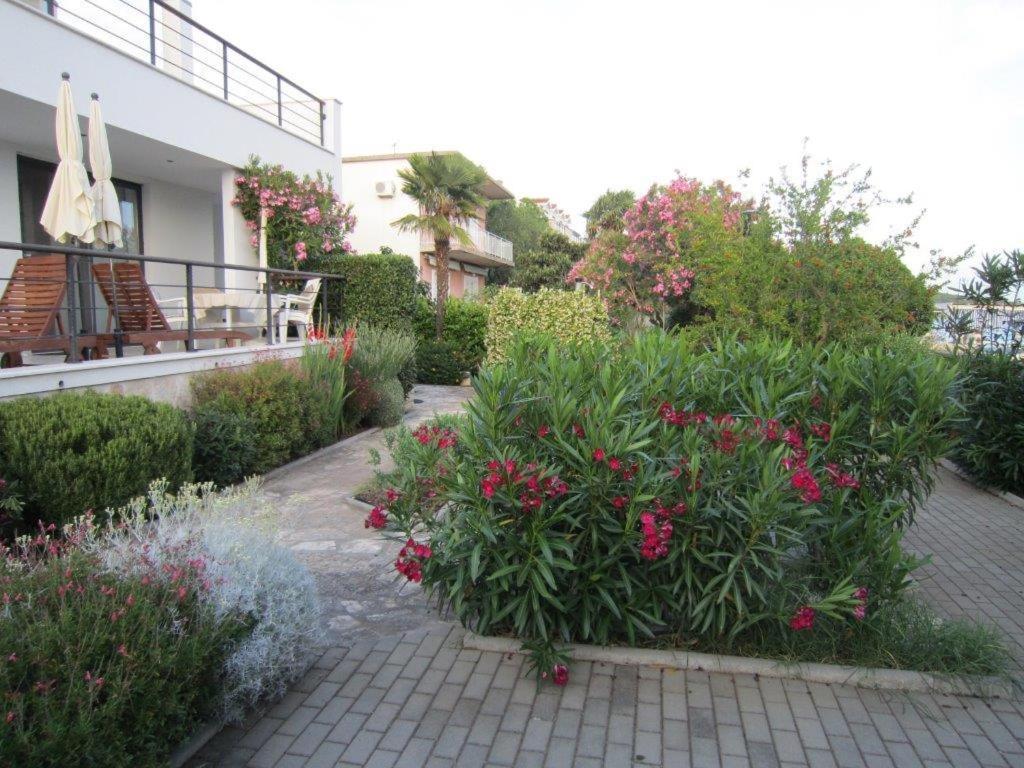 Apartamento Midavkl Pirovac Exterior foto