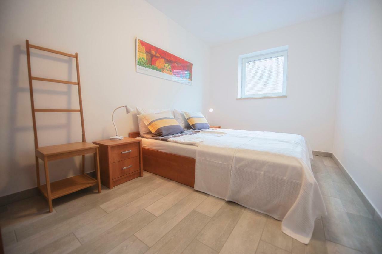 Apartamento Midavkl Pirovac Exterior foto